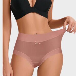 NWT Silky High-Waist Seamless Briefs With Scalloped Edges - Street Size XS/S